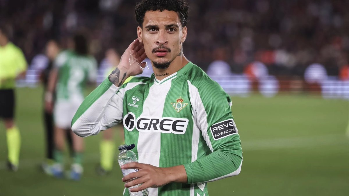 alvaritomfs's tweet photo. 💚 Antony: "¿Qué me enamora del Betis? El sentimiento. La afición me marcó. Me identifico mucho con la gente. Me podría pegar hablando del Betis una hora. Es un club que representa mucho, me ha hecho encontrarme conmigo mismo. Me hizo dar mi mejor versión y estoy muy agradecido". https://t.co/C7CDBzmHng