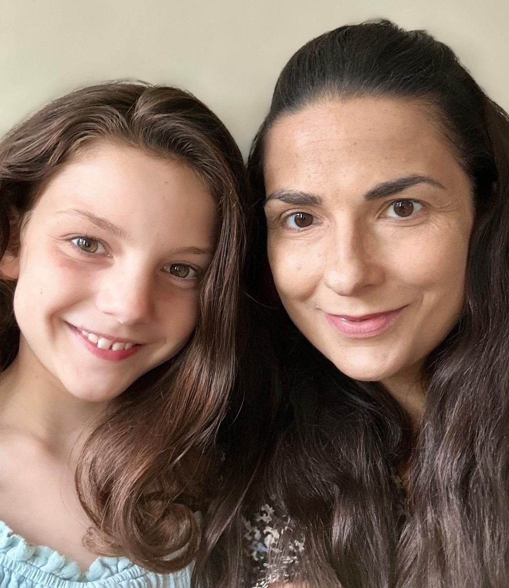 BAMStreetCast's tweet photo. ✏️Charlotte Alcock and Mum, Amanda, are both pencilled on a wonderful project !! Fingers crossed !!🤞🤞
#BAMStreetCast #BrownandMills https://t.co/ALXsHyJvUB