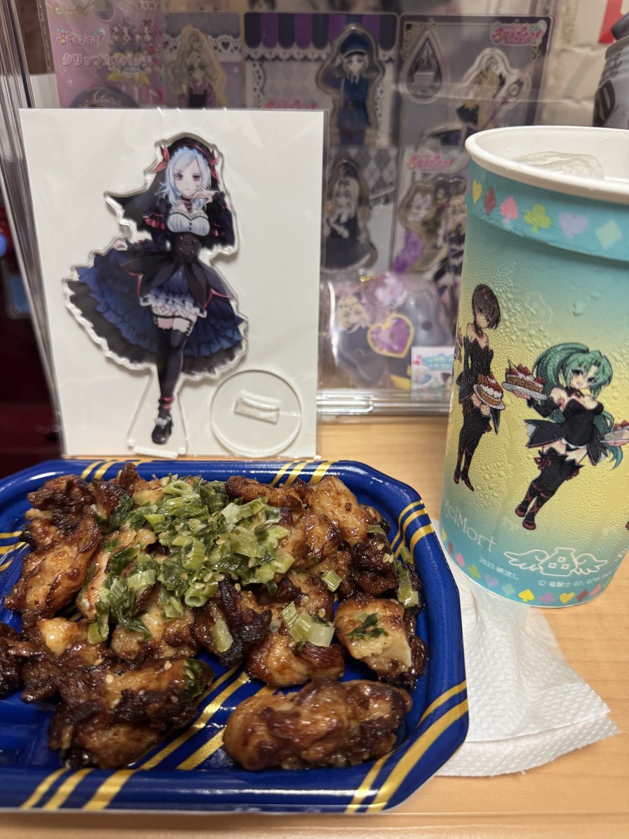 minnminntry's tweet photo. ねぎ塩チキン( '༥'  )ﾓｯﾁｬﾓｯﾁｬ
ホンマにネギと塩いい意味で質素な味付け
ガーリックとかの香りが全くしなくさっぱりとティキンを頂ける🤤
ただぁ〜買って食べるほどではないな( ˙꒳​˙ )ﾌﾑ
ティキン買って自分で焼けばいいかや〜とも思う( ˙꒳​˙ )ﾌﾑ https://t.co/3qf7AK7q1O