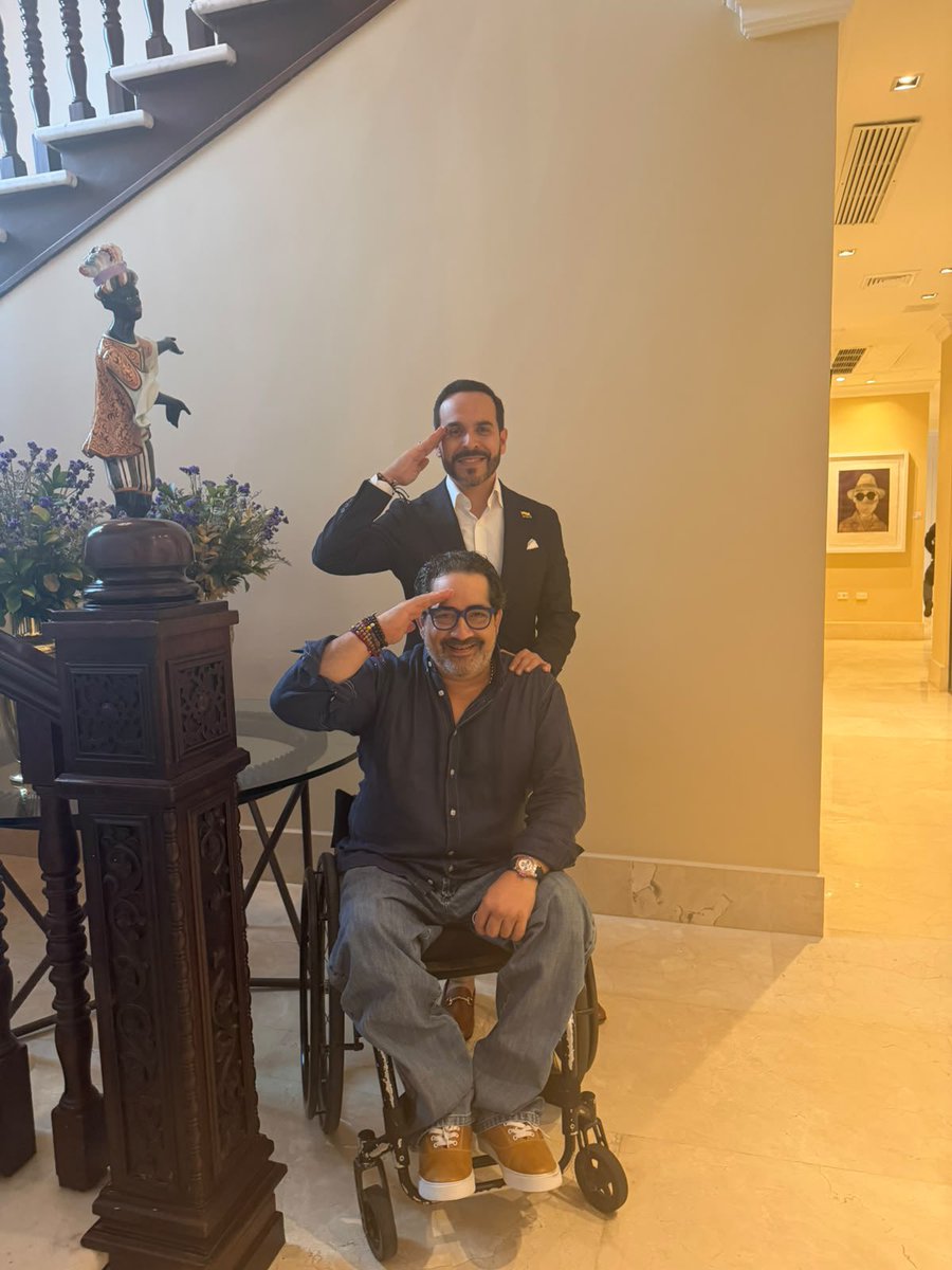 millersoto's tweet photo. Hoy cumple años el Presidente @ABDELAESPRIELLA, una persona a la que admiro y quiero entrañablemente. El hombre que cambiará la historia de Colombia.

Feliz cumpleaños, fratellone… ¡Qué sean muchísimos más! 🫡🇨🇴♥️ https://t.co/ngeodB8063