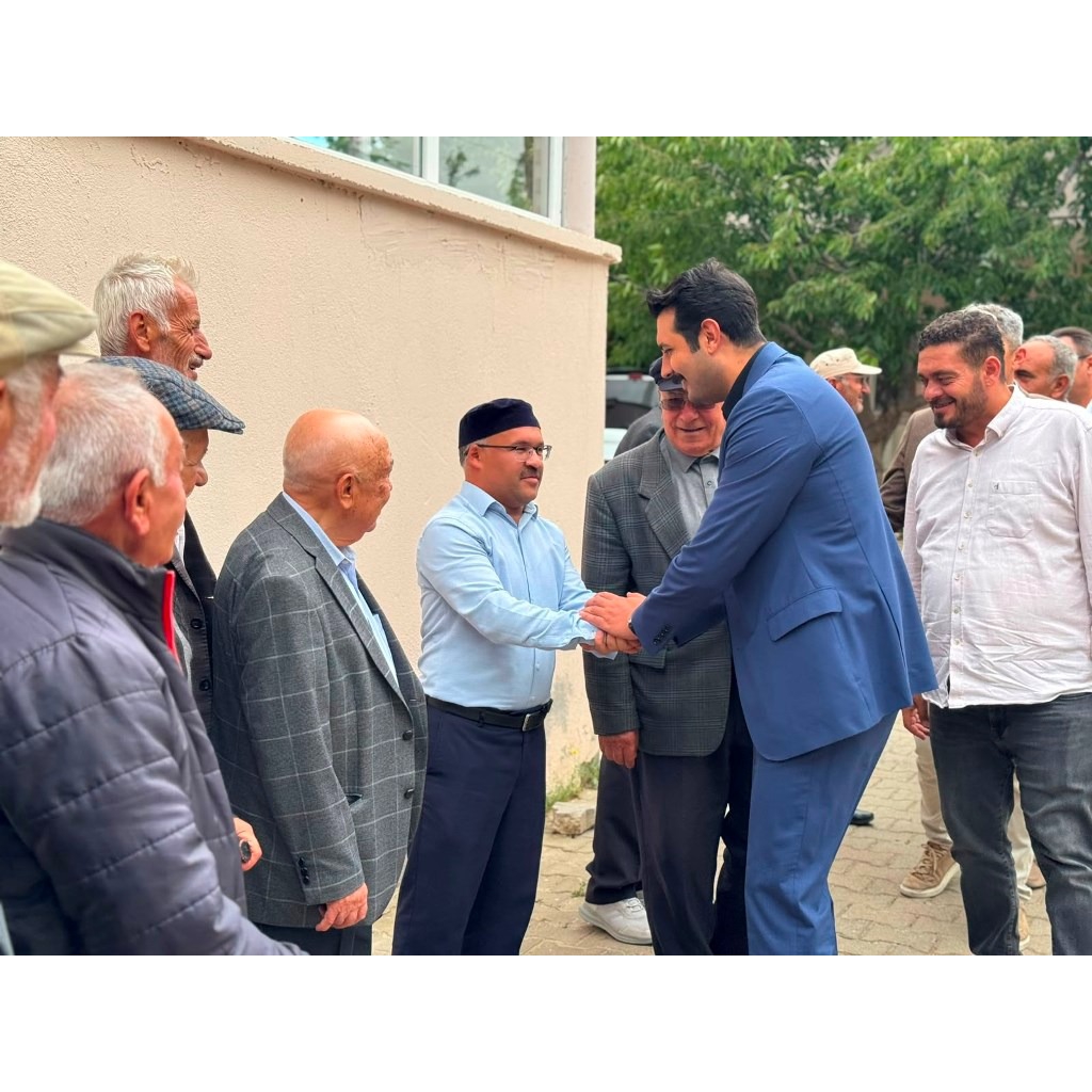 TC_Ortakoy's tweet photo. Kaymakamımız Sayın Mehmet BEK, İl Genel Meclis Üyeleri ve ilgili kurum müdürleri ile birlikte   ilçemiz Hocabeyli Köyünü ziyaret ettiler. vatandaşlarımızla bir araya gelen Sayın  Kaymakamımız Vatandaşlarımızın istek ve taleplerini dinlediler. https://t.co/eEMeQjpnCf