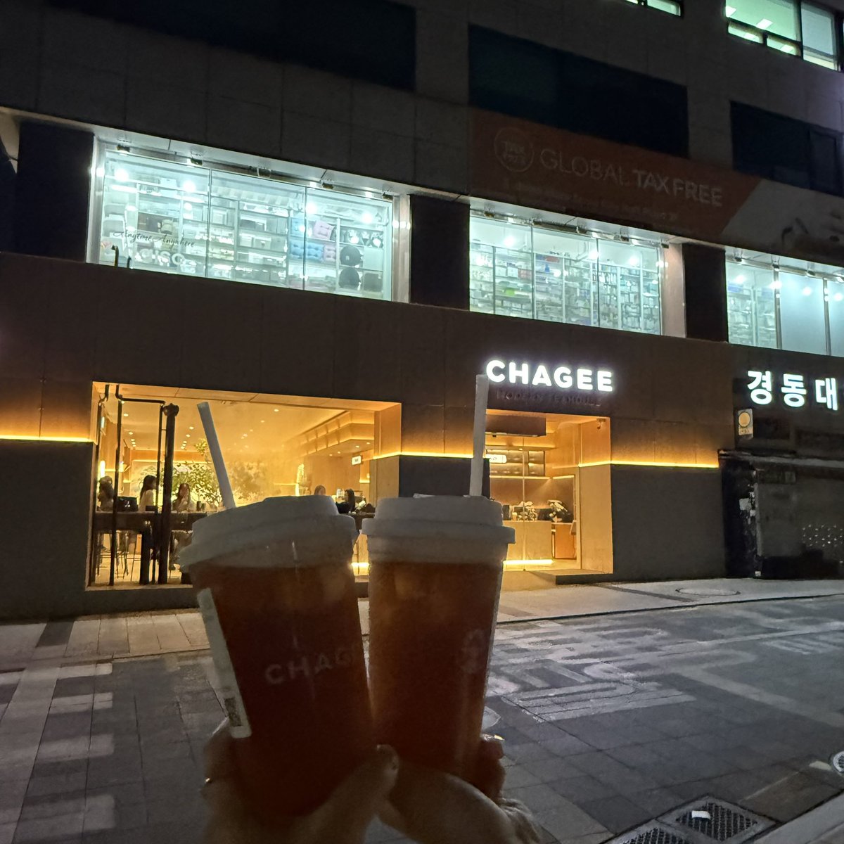yeolihhi2's tweet photo. 개처먹음 https://t.co/vhBaYK9Fwh