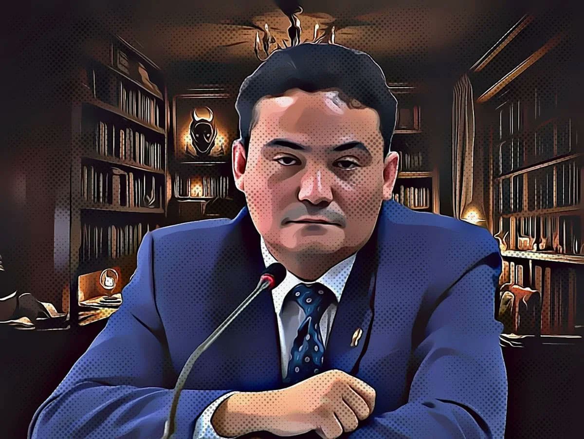 Ricigt1's tweet photo. 🚨 El juez sancionado Fredy Orellana bloqueó las primeras diligencias del MP contra Rafael Curruchiche. ⚖️ Aunque una jueza había autorizado un allanamiento y ordenado citarlo a primera declaración, Orellana, como contralor del caso, revocó ambas medidas, dejando sin efecto las principales actuaciones que la Fiscalía pretendía ejecutar en esta primera fase de la investigación. 📂❌

⚠️ Con esta decisión, Curruchiche no enfrentará, por ahora, las diligencias que buscaba impulsar el Ministerio Público, mientras la investigación continúa y la Fiscalía aún puede presentar los recursos que establece la ley.

Fuente: @lahoragt 👉 https://t.co/AQakgCE3p7