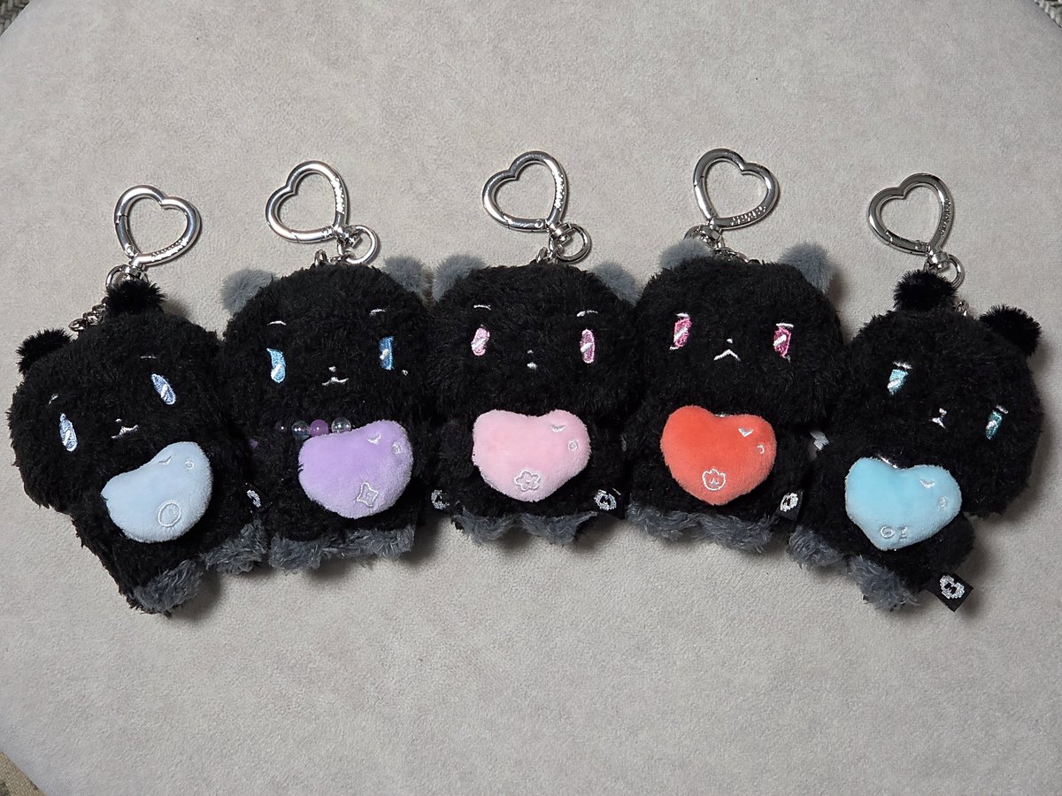 deexma_pl's tweet photo. 역시 세트가 마음 편하지?
💙💜💗❤️🖤 https://t.co/QEH4KAIQhN