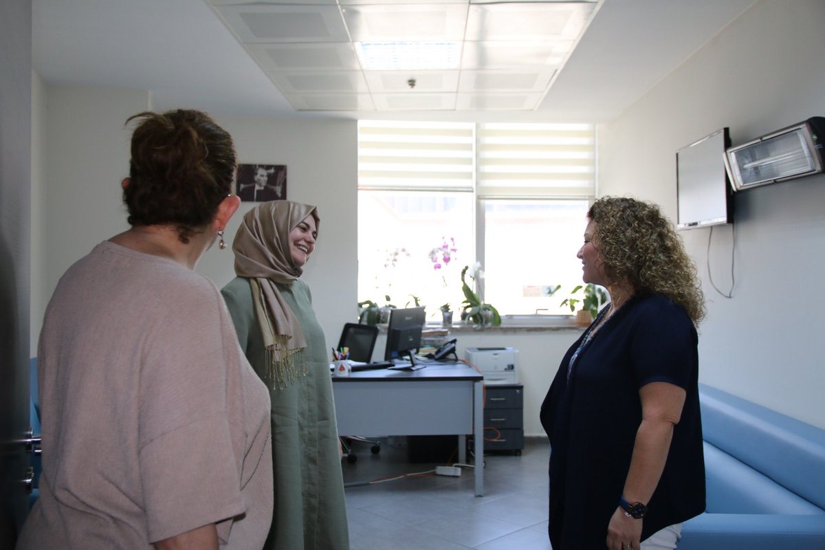 BahcelievlerDH's tweet photo. Hastanemizde görevine başlayan Başhekimimiz Doç. Dr. Özlem POLAT ile İdari ve Mali Hizmetler Müdürümüz Yakup ÇELİK, Başhekim Yardımcımız Dr. Emin AKTAŞ, Sağlık Bakım Hizmetleri Müdürümüz Soner ARAZ, yönetim ekibi ve birim sorumluları eşliğinde saha incelemelerinde bulundu. https://t.co/y1Rh6t7rKd