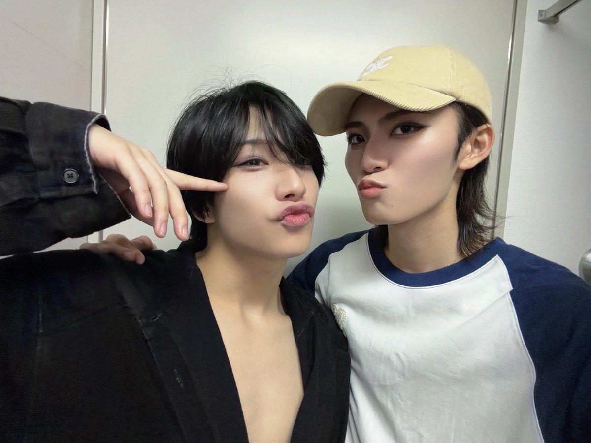 aoiranju0918's tweet photo. 広島公演初日ありがとう！！
明日はマチソワ！！！！！
広島楽しそうなせいやきゅんと
#テニミュ https://t.co/cFhQhcVXNV