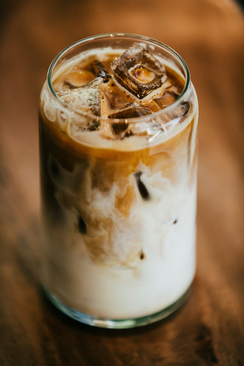 vananclly's tweet photo. @ivegauei ᅠ
☕  Iced Vanilla Latte 1×
☕  Iced Dutch Chocolate 1×
☕  Iced Dark Chocolate 1×
🍹  Rose Tea 1×
ᅠ https://t.co/yBCIW3E8p1