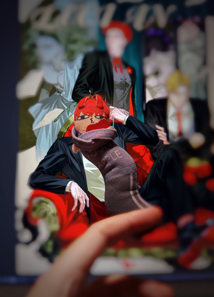 royannnn's tweet photo. Finished drawing the cover for my comic volume! The main story updates are coming soon~
#地狱实习生
#HellIntern https://t.co/OTzVuvdKNx
