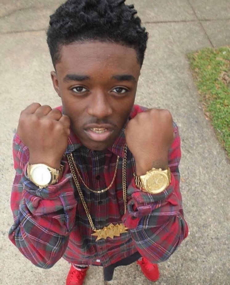 Praiseinterests's tweet photo. Lil Uzi Vert at his first-ever photoshoot. https://t.co/BXro9o130H