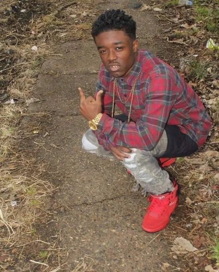 Praiseinterests's tweet photo. Lil Uzi Vert at his first-ever photoshoot. https://t.co/BXro9o130H