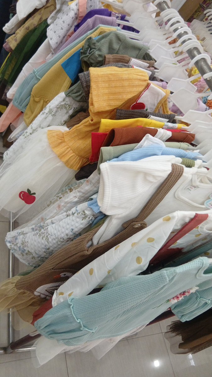 KVeronica92245's tweet photo. baju anak cewe tu lucu2 bangett yaa mau ku borong tapi buat anak siapee https://t.co/kJh7ffJm5W