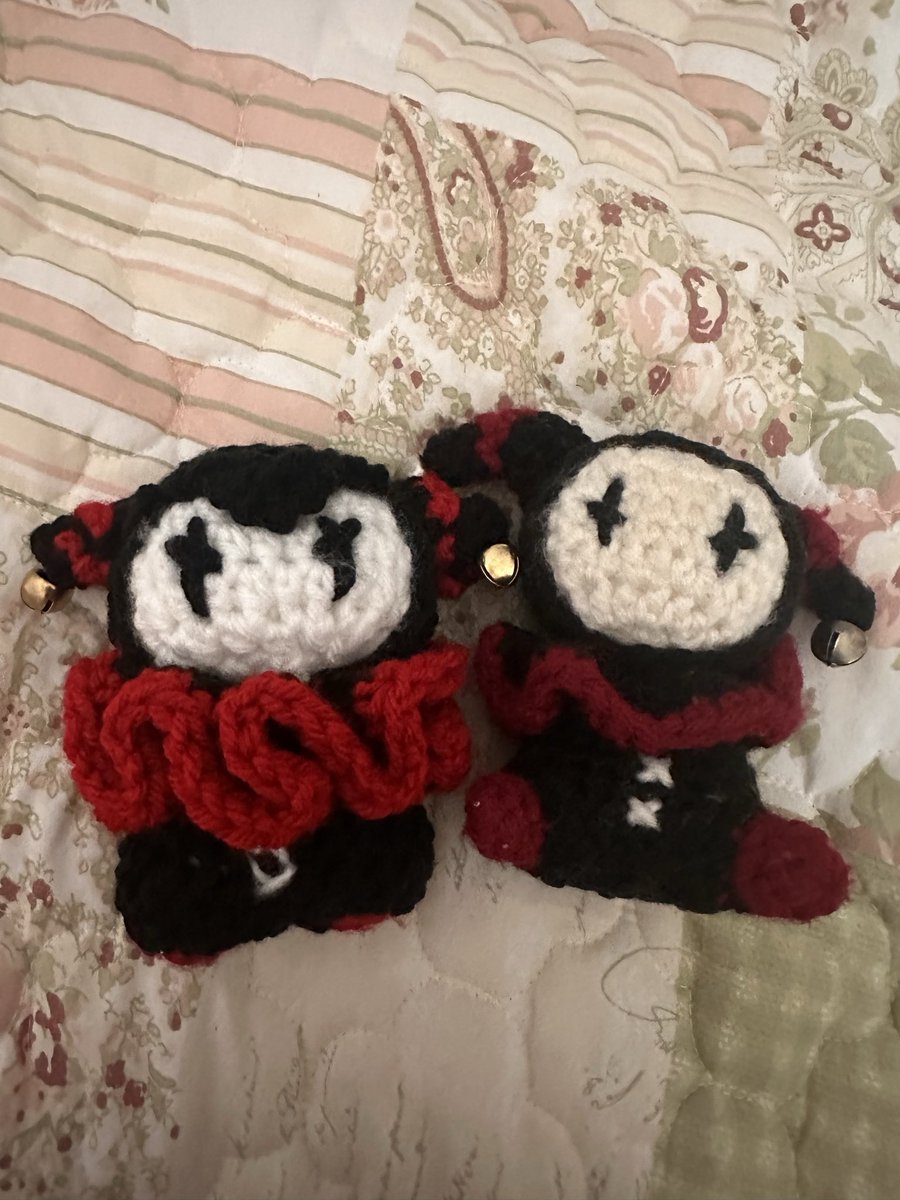 TinyEstella's tweet photo. I crocheted him again #Clownpierce https://t.co/z1sCPsRaRc