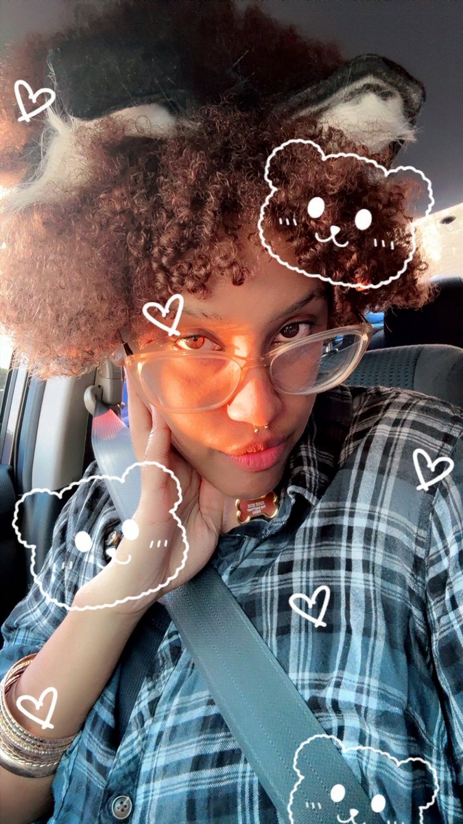junii_bugg's tweet photo. happy friday ^~^ https://t.co/U07sJaY2Mh