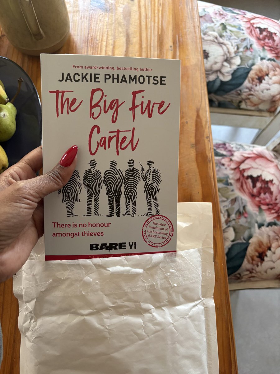 LeboMojapelo's tweet photo. Special delivery! Thanks @JackiePhamotse can’t wait to dig in 👌🏿👌🏿👌🏿👌🏿 https://t.co/66TEywVY9L
