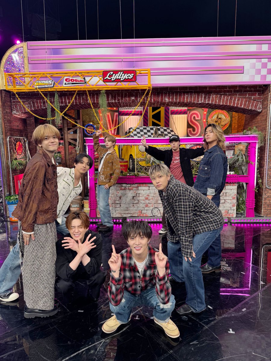 fantastics_fext's tweet photo. ◤日本テレビ
&TEAM vs FANTASTICS
最強スターはどっちだ？
今夜24:40〜放送📺 ◢

今夜はダンス対決🕺
様々なお邪魔に惑わされずに
カッコよく踊りきれるのか！？

▼先週の対決はこちらから
https://t.co/mPMmQqIW2H

▼完全版はこちら
https://t.co/coyZLnEmCh

#エンファンどっち @andTEAMvsFANTA 
#andTEAM @andTEAMofficial さん
#FANTASTICS