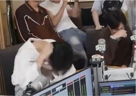 ATP_PATCH's tweet photo. ป้าอยากหาคำตอบว่าทำไมเน้กเป้อเขินกันเองขนาดนี้คะ? พี่เน้กเขินเป้อมากอะ มีอะไรดีๆ ที่ป้าไม่รู้ไหม ใครตอบโอนเป้อให้พี่เน้ก https://t.co/6sJX8fC5uh