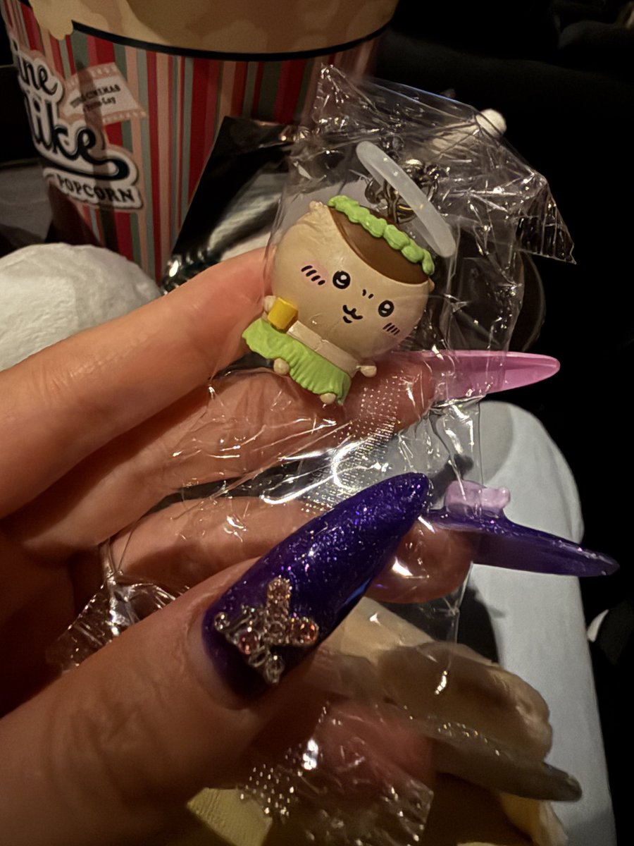 tarohaangle's tweet photo. ちいかわ　特典　交換】
映画ちいかわの特典を交換してくださるかたを探しております。

(譲)くりまんじゅう

激求)うさぎ  (求)モモンガ ハチワレ ちいかわ

川崎TOHOシネマにいます。交換可能な方いましたらお声がけお願いいたします。 https://t.co/rvuxluFhjH