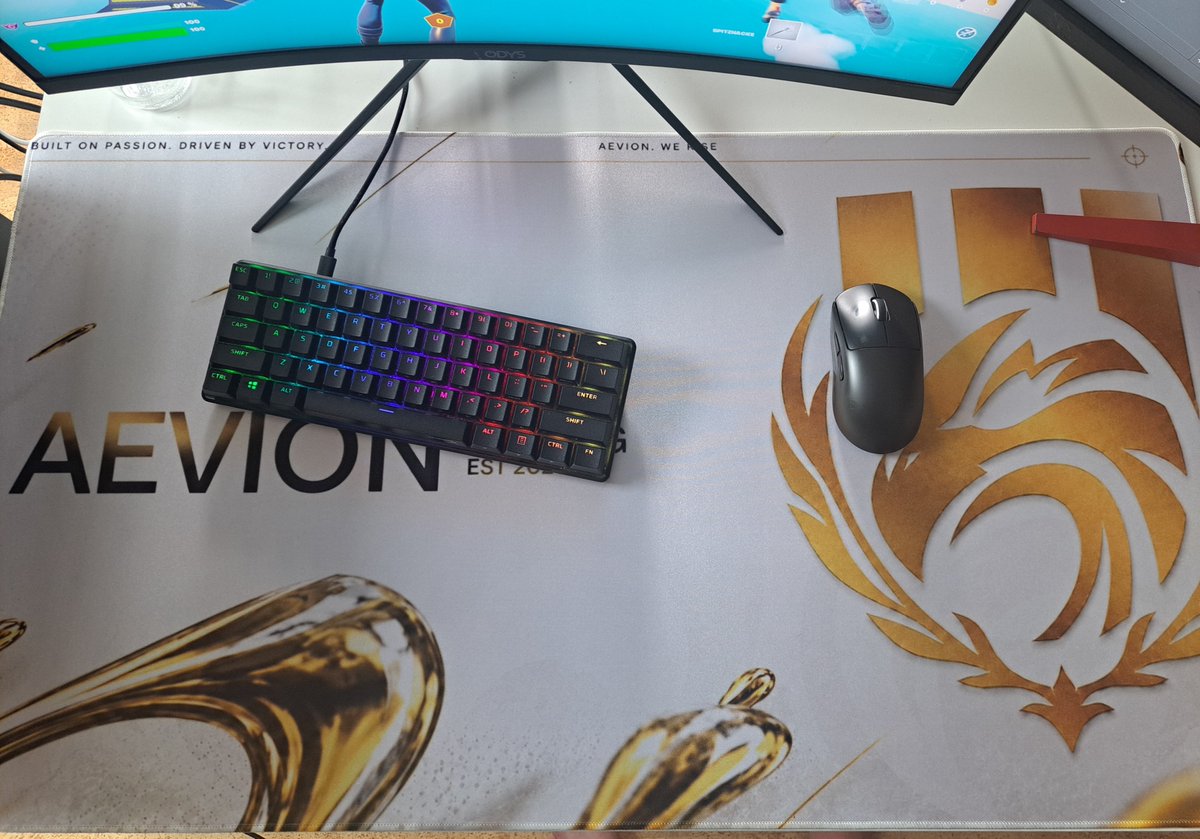 lunexfnr's tweet photo. Vielen Dank @Nyfter_com fürs zukommen lassen ❤️

@AevionGaming was sagt ihr zum Mauspad 👀 https://t.co/JreF6ZhJAa