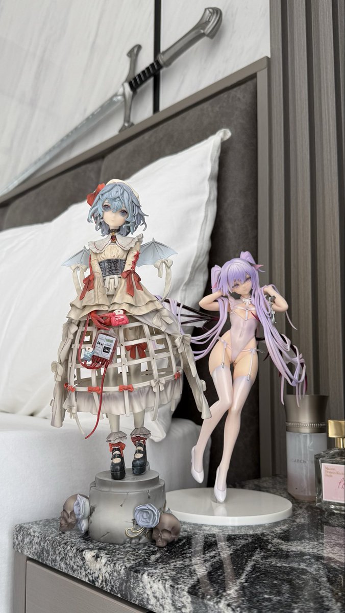 emotecry's tweet photo. my small anime figure collection 
`⎚⩊⎚´ -✧ what do u think? https://t.co/zDd1I9IToc