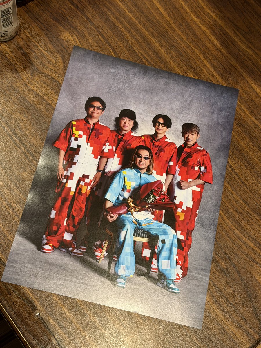 kenchousashi's tweet photo. 昨日は奥様が大好きなユニコーン阿部Bの還暦祝いライブに参戦よぉおお
神すぎるセットリストでサイコーぉぉおお
大好きなHELLOで泣いちまったぁぁあ
ライブってサイコーやぁぁぁあ

シズラーもサイコーやぁぁあぁ https://t.co/kTzQRI86nu