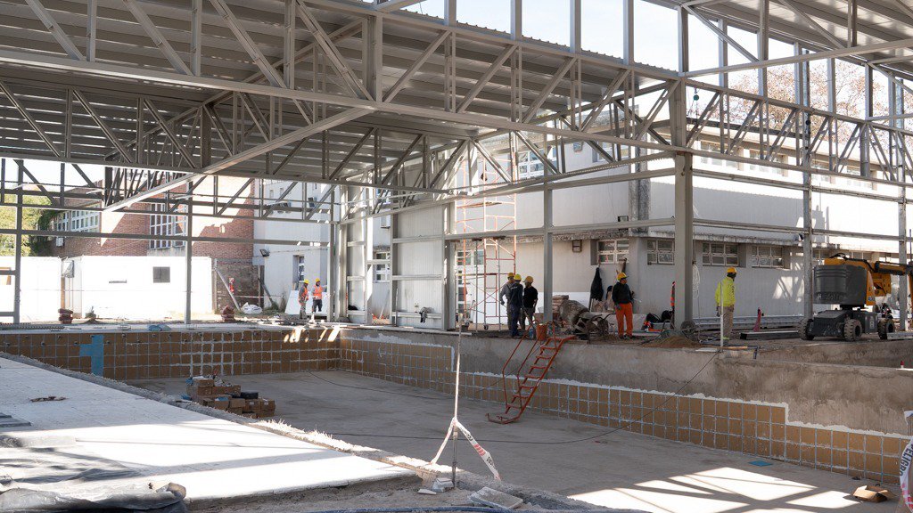 mechimiguel's tweet photo. Con más de 120 años de historia, el Instituto Romero Brest renueva sus espacios para seguir acompañando el aprendizaje de las nuevas generaciones.

Ubicado en Núñez, este histórico instituto de la Ciudad incorpora nuevas piletas, vestuarios renovados y una mejora integral de sus instalaciones para que estudiantes y docentes cuenten con mejores espacios para enseñar, aprender y desarrollar sus actividades todos los días.

Cada mejora acompaña la formación de quienes seguirán promoviendo la educación y el deporte en las próximas generaciones.