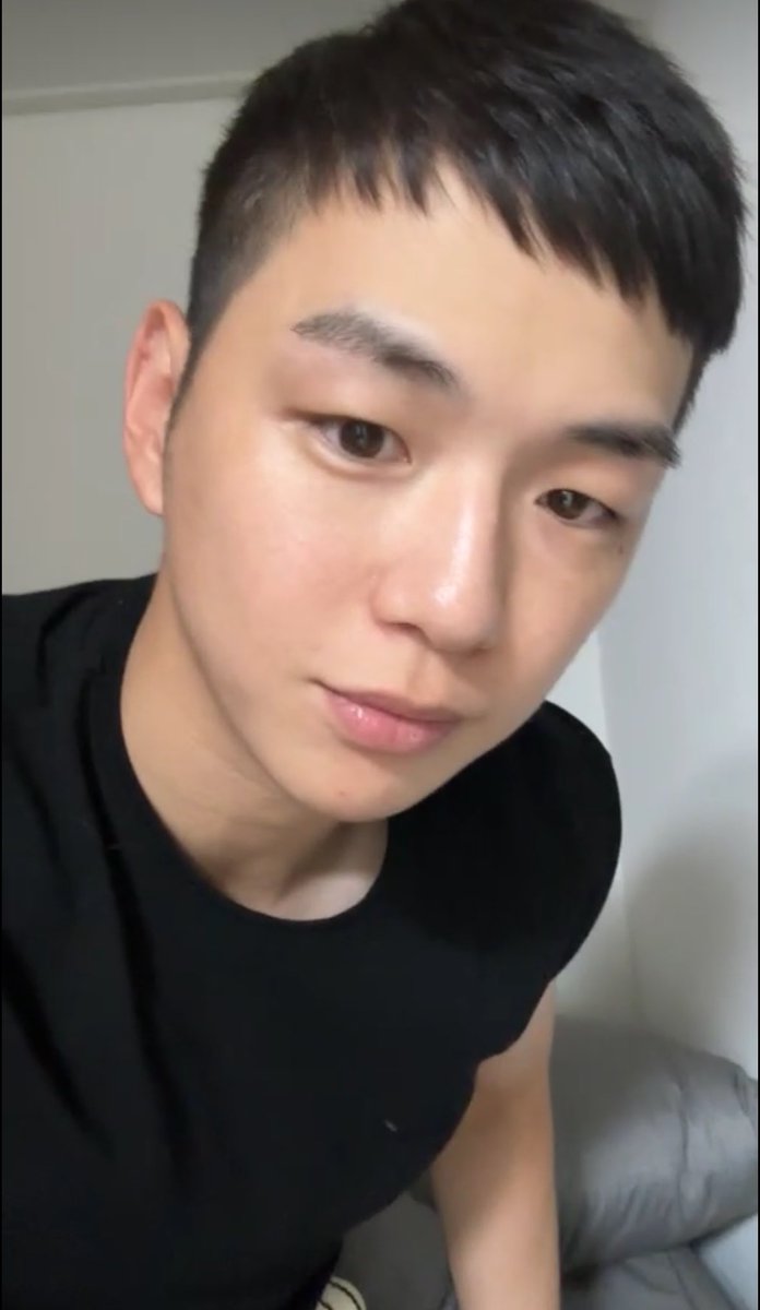 DonttouchMy__'s tweet photo. 아 심장에 무리옴.. ㅈㄴ귀여운데잘생김 https://t.co/xSrBaYnnBQ