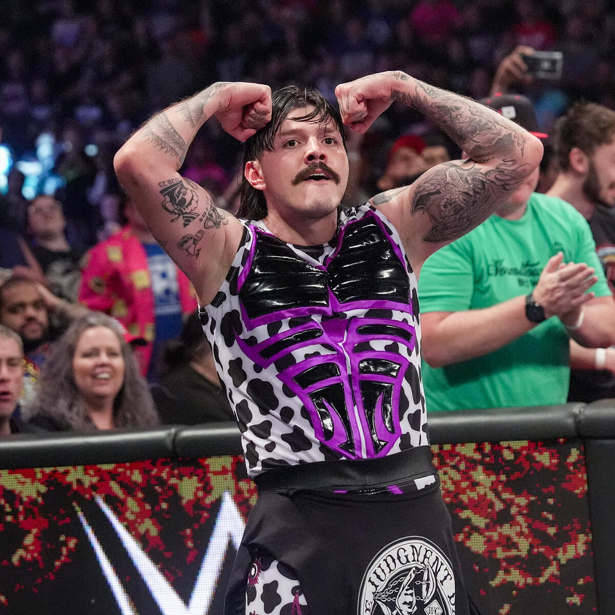 WrestleFeatures's tweet photo. Former WWE personality Jonathan Coachman believes that WWE has dropped the ball with Dominik Mysterio.
  
Do you agree? https://t.co/5XTY8UbDcq