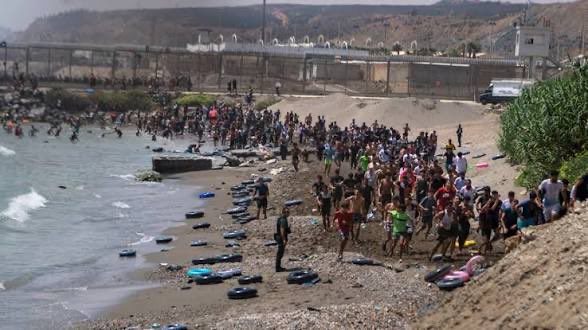 alainpaulweber's tweet photo. L’Espagne revoit ses chiffres à Ceuta. Désormais ce sont 60 000 migrants qui ont traversé la frontière, et ce chiffre pourrait être revu à la hausse !

La première ministre danoise rejoint Giorgia Meloni et demande que l’Espagne soit exclue de l’espace Schengen !

Ce serait bien entendu la meilleure solution, le gouvernement espagnol actuel étant totalement irresponsable !