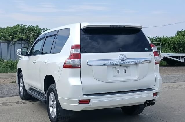 CarImportsUg's tweet photo. 2017 LAND CRUISER PRADO TX L PKG

🇯🇵Japan Import
⛽️2.8 L DIESEL | AUTO | 4WD
🛣️ Mileage: 103,000 KM

💰 Total Cost : 170M (Taxes Included)
💰 Initial Deposit: 60M

  Call/DM For inquiries:
  0774106662💬0704816874
   https://t.co/YeWzdVpiYo
#KabakaWange #OneTeam_OneSuccess https://t.co/MZC30sxTTL