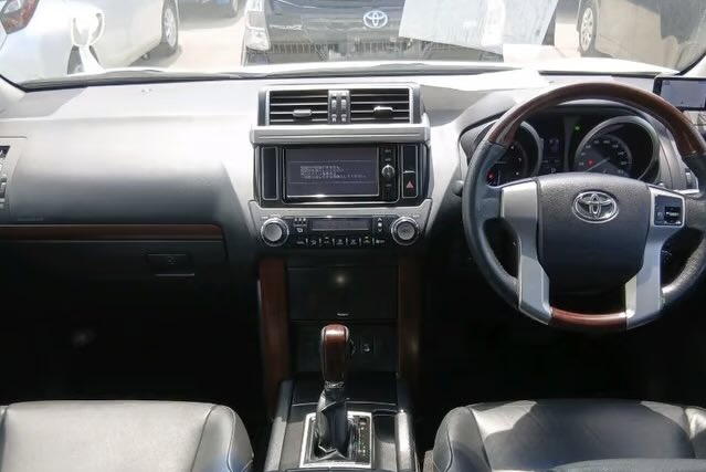 CarImportsUg's tweet photo. 2017 LAND CRUISER PRADO TX L PKG

🇯🇵Japan Import
⛽️2.8 L DIESEL | AUTO | 4WD
🛣️ Mileage: 103,000 KM

💰 Total Cost : 170M (Taxes Included)
💰 Initial Deposit: 60M

  Call/DM For inquiries:
  0774106662💬0704816874
   https://t.co/YeWzdVpiYo
#KabakaWange #OneTeam_OneSuccess https://t.co/MZC30sxTTL
