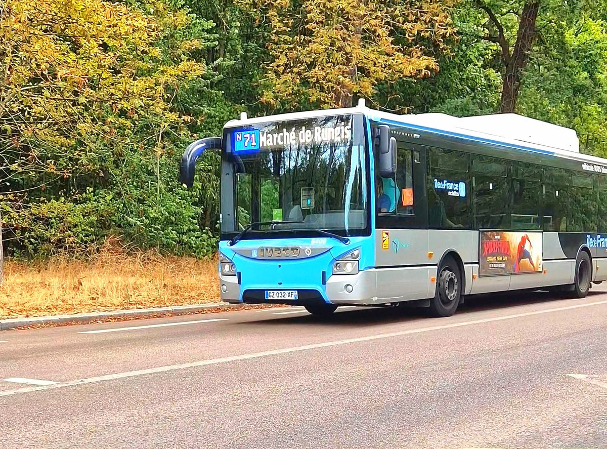 sgenmobilite's tweet photo. Un Noctilien de jour au beau milieu du Bois de Vincennes ?! 🤣🤣🤣🤩👌🏽
#bus #ratp #ratpcap #bouclesdemarne #n71 #marchederungis #boisdevincennes #noctilien #busdenuit #paris #vincennes #idfm #iveco #urbanway #urbanwaygnv #biomethane https://t.co/Uk7y0CpRNA