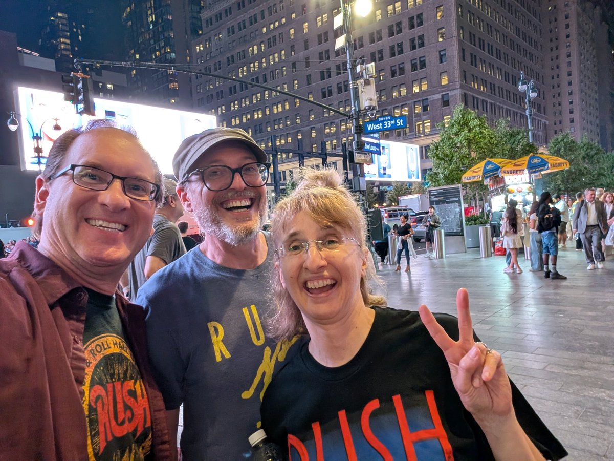 RushFanCast's tweet photo. More pics from an EPIC night in NYC seeing @rushtheband. This was our first time seeing Rush with our extended #RushFamily and we were blown away by the band and thrilled to hang with our friends. See you Saturday at #MSG!! https://t.co/jLBRufaTpl
