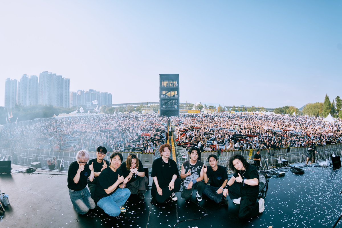neuluthorn's tweet photo. [쏜애플]

https://t.co/ucvYXnPFZQ

2026 Incheon Pentaport Rock Festival
@Pentaport 

1. 마술
2. 플라네타리움 
3. 멸종 
4. 바다와 구름과 무대 
5. 아카시아
6. 매미는 비가 와도 운다 
7.  빨간 피터 
8. 시퍼런 봄

#쏜애플 #THORNAPPLE #Pentaport https://t.co/YmzOgfoqaq