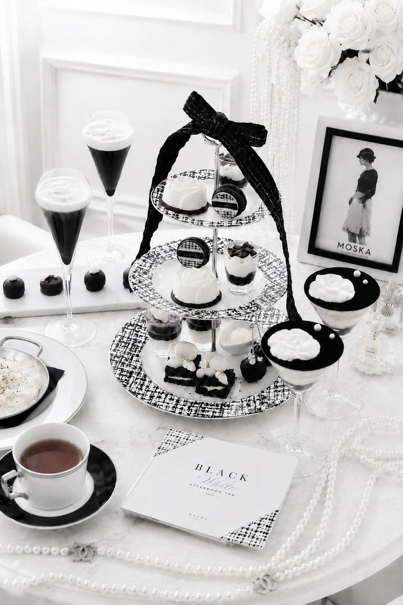 モノトーンな世界🖤🤍  MOSKAの新アフタヌーンティー // 🪞𝑩𝑳𝑨𝑪𝑲