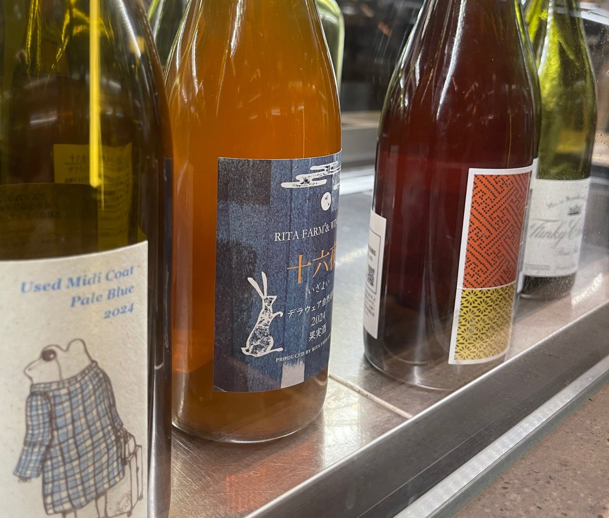 kozewine's tweet photo. 渋谷の商業施設の6階に
角打ちの日本ワイン専門店がある。

WINE SHOP nico 渋谷
（東急プラザ渋谷6F）

北海道から九州まで日本ワインだけを扱い
角打ちのグラスは常時10種以上。
渋谷駅すぐでこれができるのは強い。 https://t.co/7ebrWjz1wU