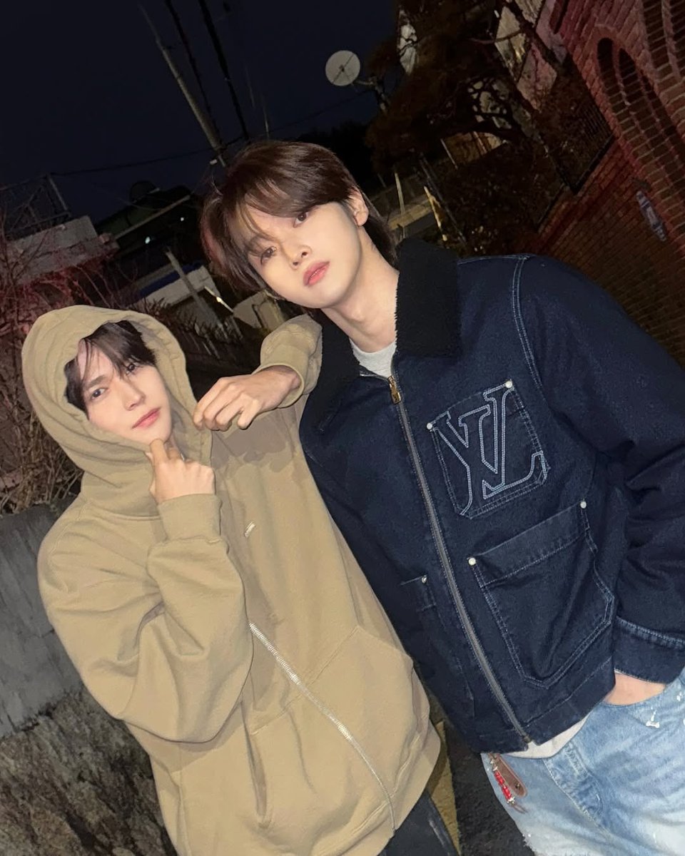 lamourlin444's tweet photo. ก็เฉลยเลยว่าจิ้นเหมือนกัน https://t.co/EeFAPerxuS