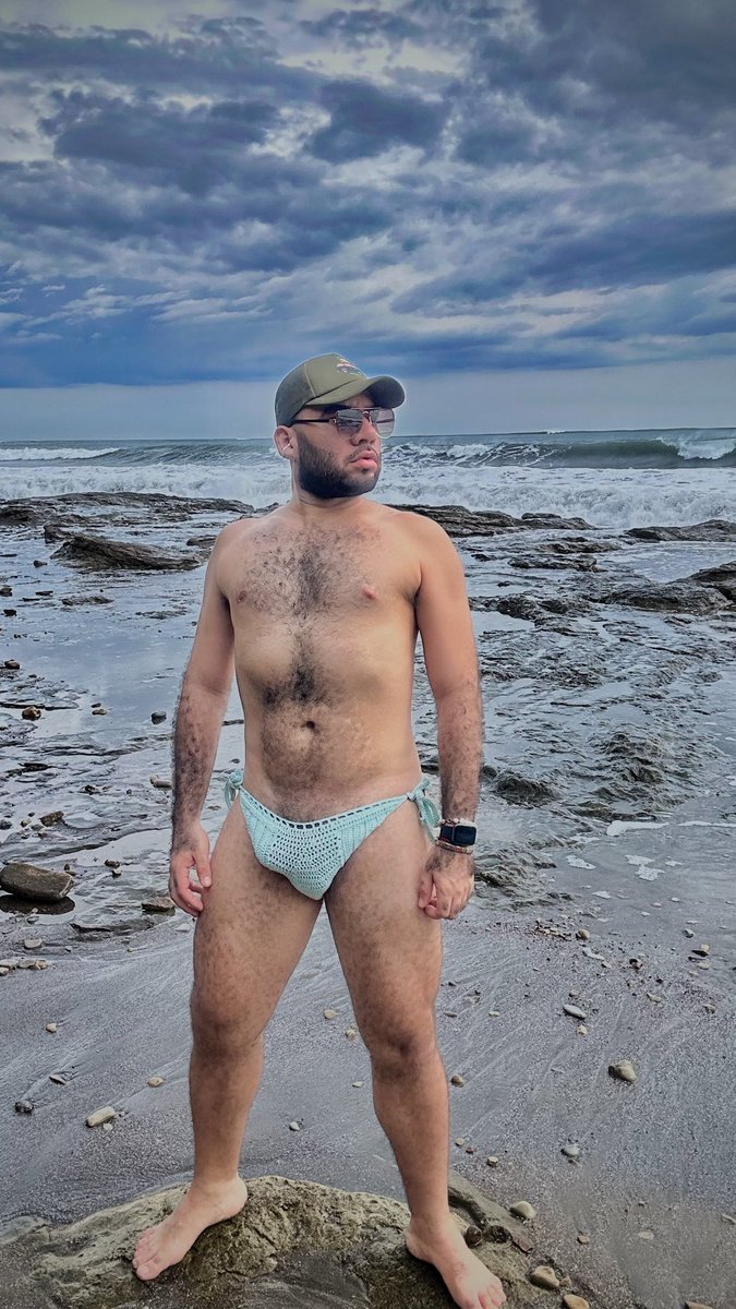 isrraleo's tweet photo. 🌊✨✨
#beach #hairy #hairylegs #BearCommunity https://t.co/3ljewZCRs9