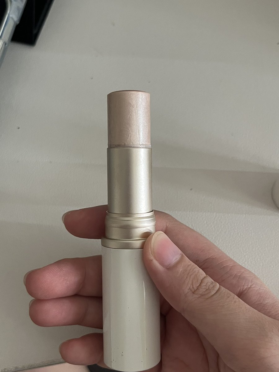 seull_gi's tweet photo. Hince highlight balm stick 
01 Light (~70%)
300 free shipping 
Exp 2029 
without package naka🧑🏻‍🩰

Mention or follow before dm kub
#ส่งต่อคสอ https://t.co/pzGM6t7hjW