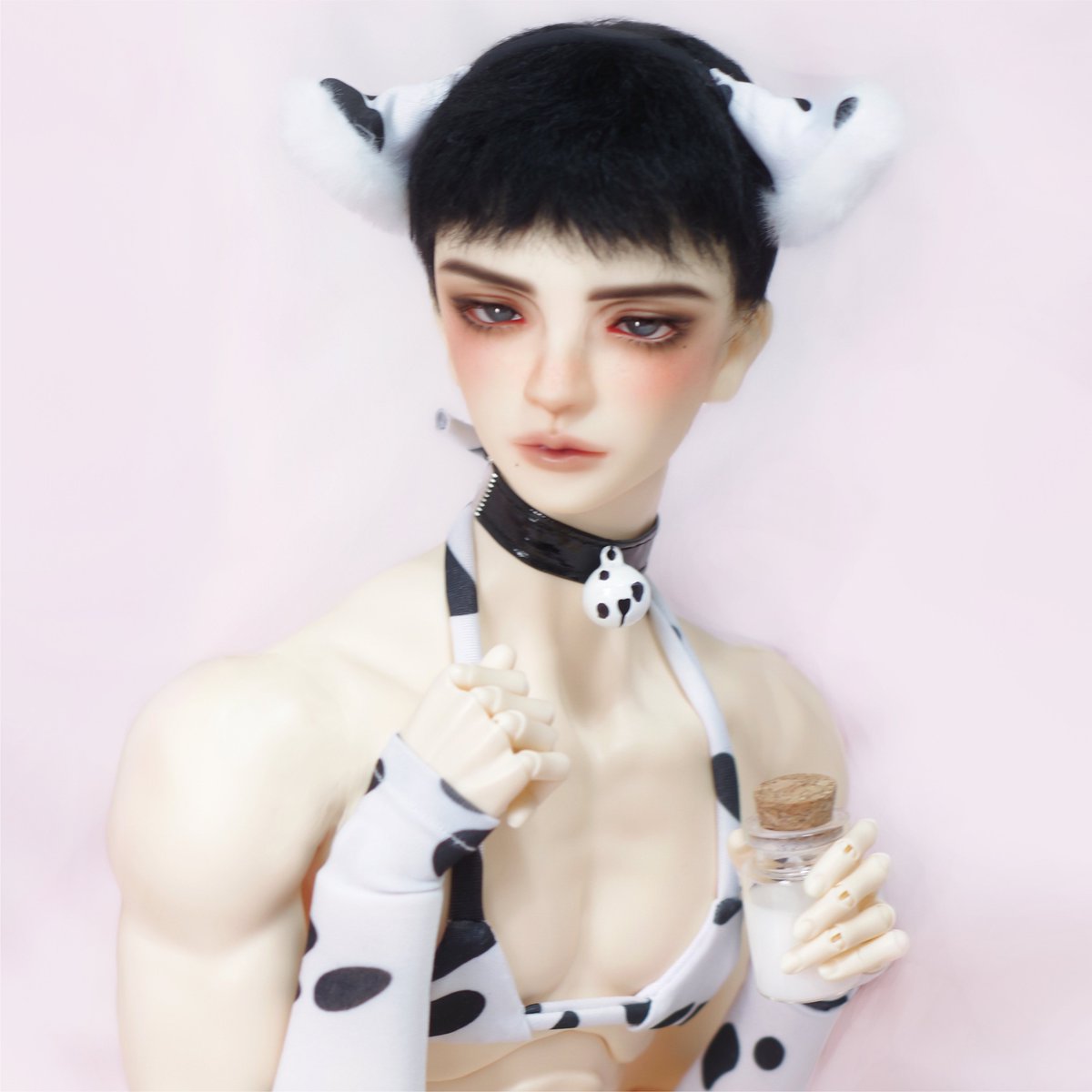 onion_angel's tweet photo. 크롭이지만 
저희 집 🐄로 생존 신고를 해봅니다...🥛 https://t.co/kWA5Q5nKA5