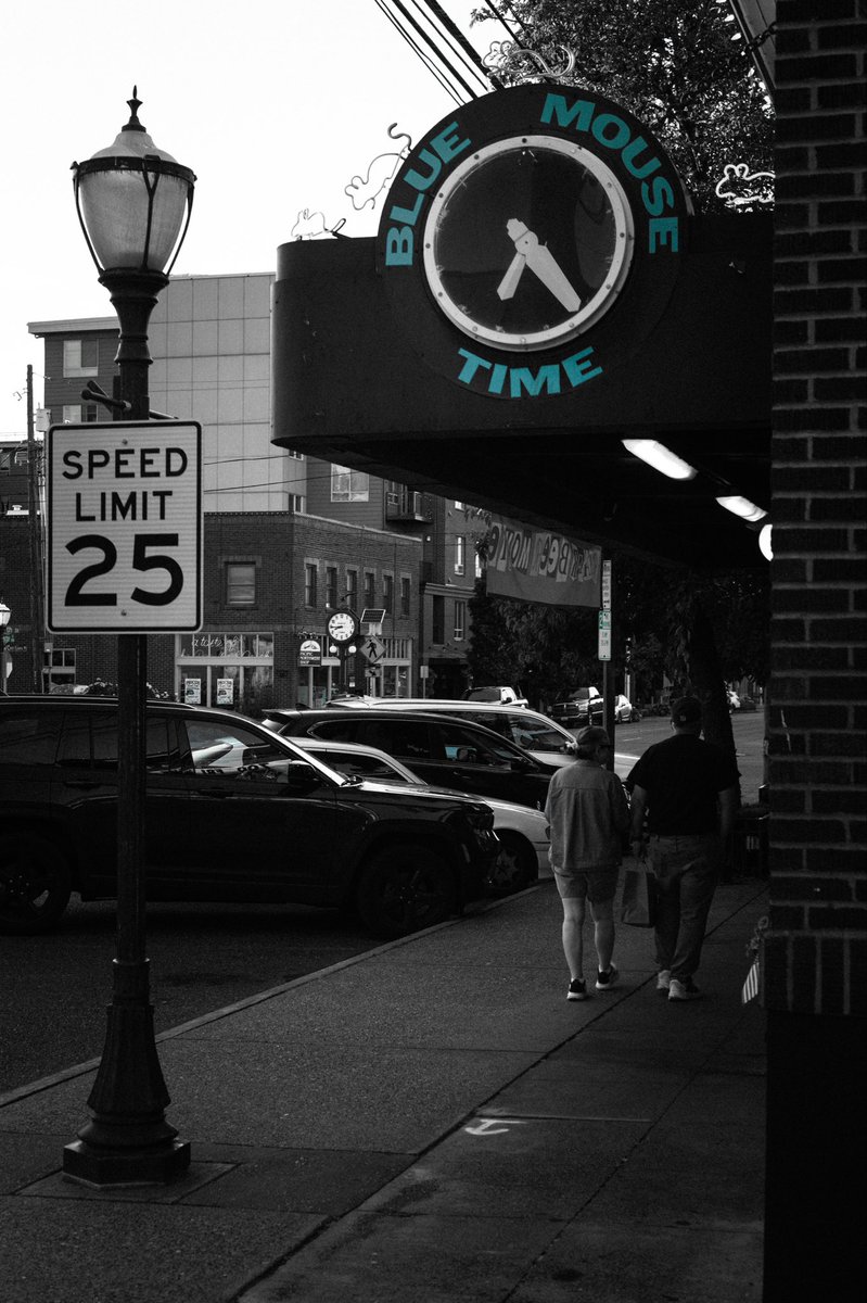 StudioRemTacoma's tweet photo. One of these things is not like the others. 

#streetphotography 
#nikon
#tacoma
#snap
#photography https://t.co/kkz0R09aKl