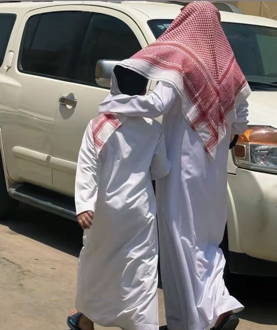Muotaibi0's tweet photo. اللهم كما كانوا لنا سندًا في الدنيا، فاجعل لهم أعلى المنازل في الجنة🤍. https://t.co/NL32TO76Ce