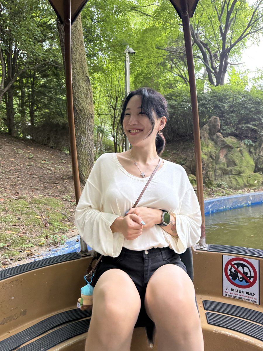 Hm12080's tweet photo. 스타킹 패티시 있는 팔로워가 많아서 불편하지만 하루종일 스타킹 신고 걸어다녓다 히히 감사합니다 https://t.co/kWrZLKLTBU