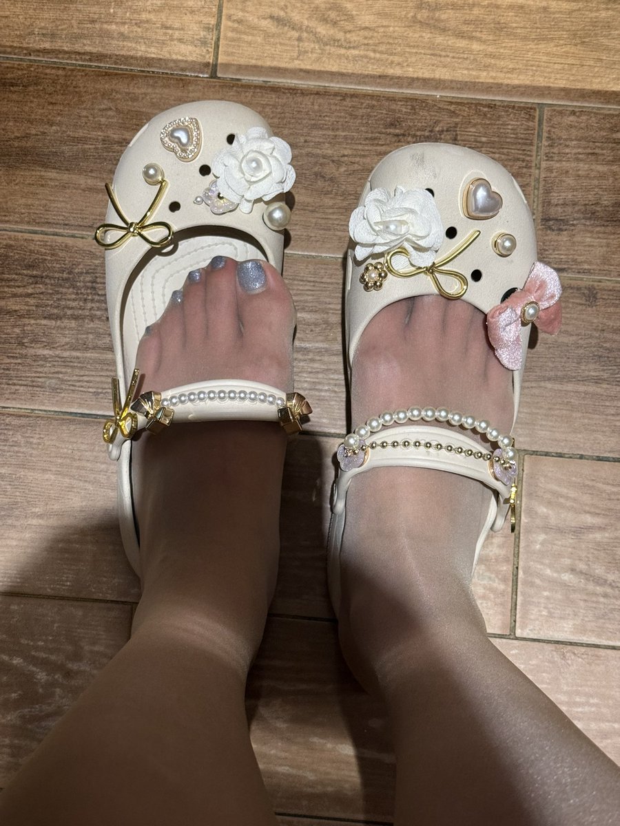 Hm12080's tweet photo. 스타킹 패티시 있는 팔로워가 많아서 불편하지만 하루종일 스타킹 신고 걸어다녓다 히히 감사합니다 https://t.co/kWrZLKLTBU