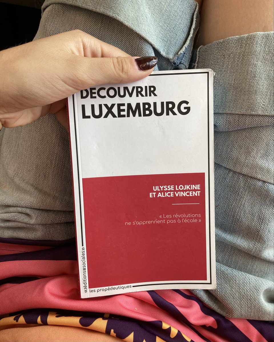 azysayer's tweet photo. lire du Luxembourg avec Supremnova dans les oreilles😛😛😛 https://t.co/7gdnzHJxQ3