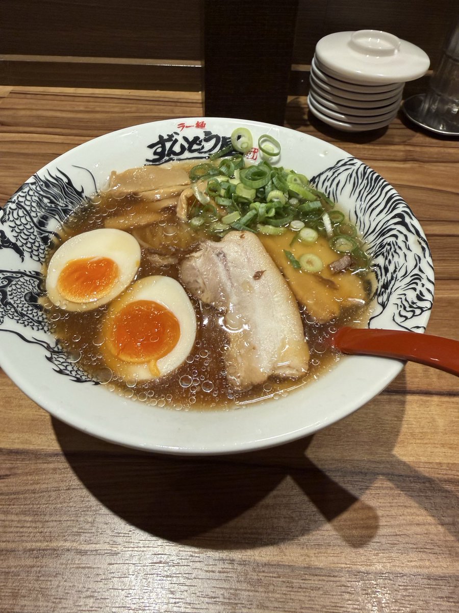 kushi9431's tweet photo. ギャハハ！！！ラーメンラーメン！！！ https://t.co/ye9EHOJ9TE