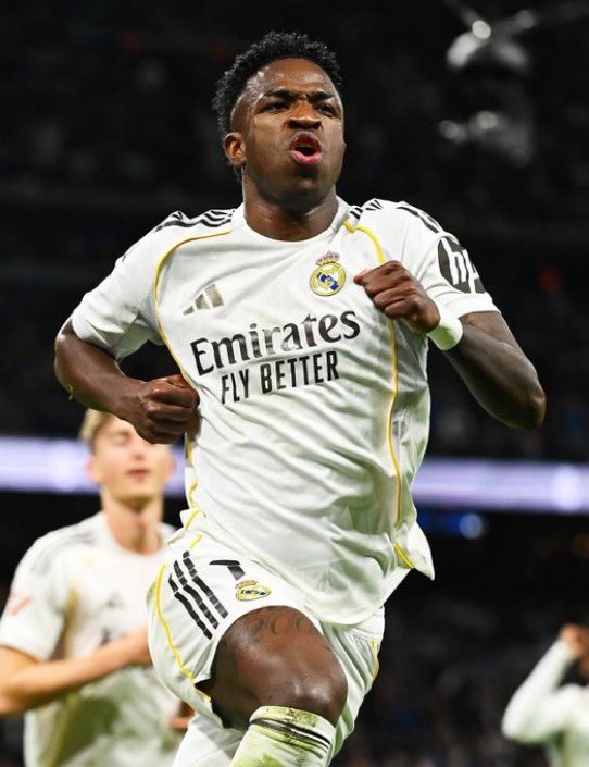 a_derll's tweet photo. I’m a simple person, Vinicius should either accept the contract or pack his bags https://t.co/MZaoqWotTF