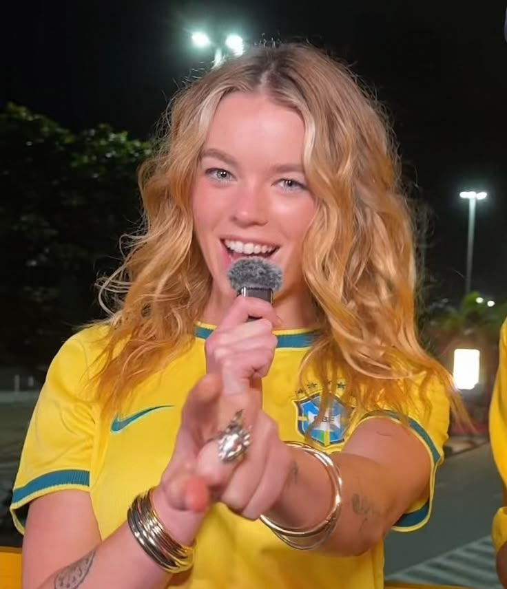 BabylonMontage's tweet photo. Milly Alcock x Brazil 🇧🇷 https://t.co/Aq9RXiGXA8