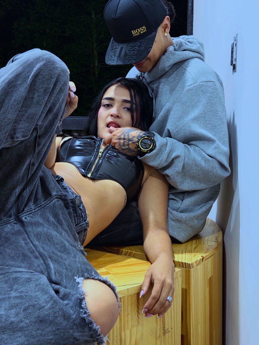 Ambertonny77's tweet photo. #fyp #viral #models #couple Siempre es bueno compartir con nosotros nos te pierdas nada de nuestro contenido 💙￼🫶🏻❤️ https://t.co/f7XLLGqdSs