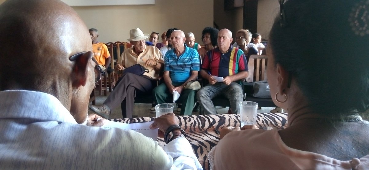 AMPPVertiente's tweet photo. Muchas felicidades a todos los historiadores vertientinos,  miembros de la UNHIC, en nombre de la dirección de la Asamblea Municipal del #PoderPopular.
Sin historia no hay comprensión del pasado, certeza del presente y proyección en el futuro.
https://t.co/f3KpO5bHxK https://t.co/Px9zPIxgM2