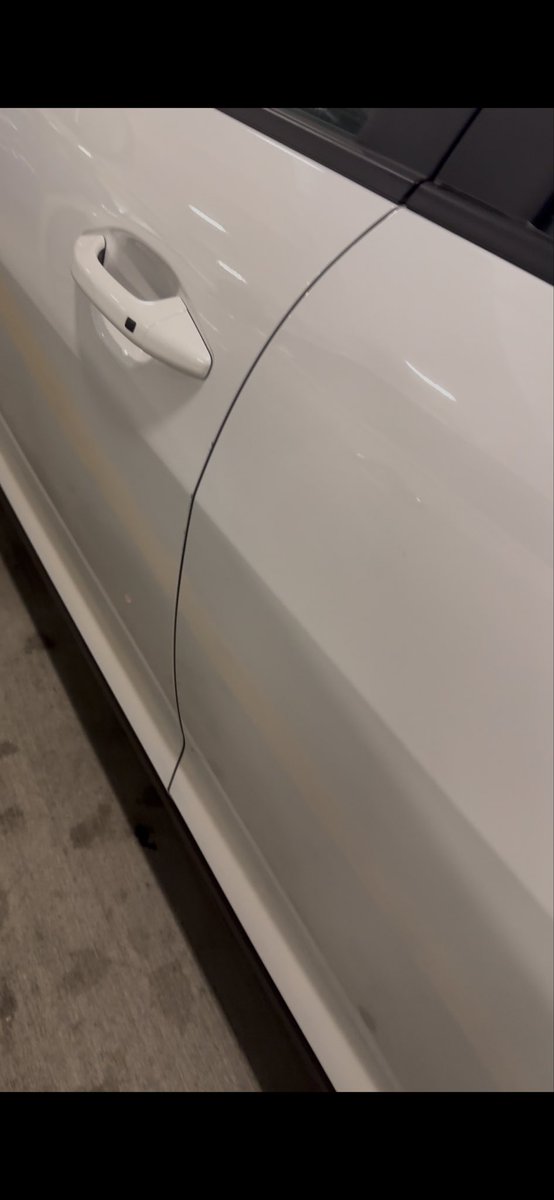 Lovelyoner16's tweet photo. @Hertz Do you see damage here?? https://t.co/lbwQ5KEoQa